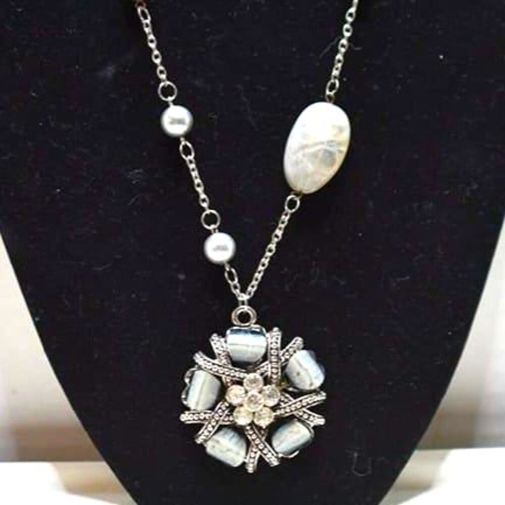 Rare Vintage Unique Blue Stone Clear Rhinestone Silver Tone Floral 20" Necklace